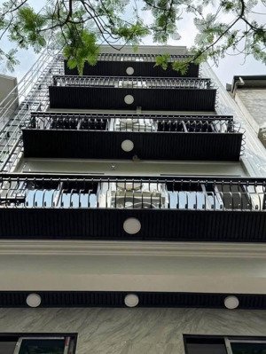 biệt thự hiện đại q10 - tặng nội thất 3 tỷ hxh 6m 285 cmt8 - diện tích ngon 5.5x15m - giá 11.7 tỷ