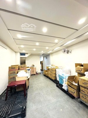nhà mặt phố 6 tầng, giáp q6, 77m2, thang máy. 70tr/m2