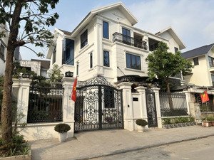 bán biệt thự văn phú 200m2, mt: 10m, vị trí đắc địa, ko lỗi, giá tốt nhất thị trường, nhỉnh 30 tỷ