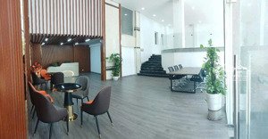 cho thuê sàn văn phòng tầng cao view đẹp dt 250m2 căn góc nguyễn thị thập q7. toà nhà full kính