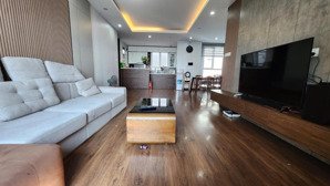 bán căn 3 ngủ tầng trung, dt 100m² - view bể bơi đẹp - nội thất cao cấp - 7.5 tỷ [seasons avenue]