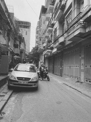 nhà dân - phân lô cầu giấy- ô tô tráng - vỉa hè - 2 mặt thoáng - kinh doanh - gần phố - sẵn ở ngay