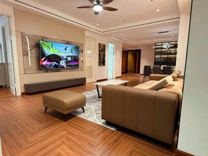 chính chủ gửi bán căn hộ 3pn 2vs tầng trung có slot ô tô tòa e1 - ciputra - tây hồ - hà nội