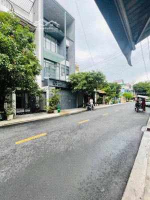hàng mới - nhà 4 tầng mới đẹp , dt : 4,4x18m , đường số tân quy - quận 7