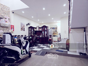 biệt thự mini 6.2mx16.5m, 2lầu. nhà đẹp ở liền. xe hơi để trong nhà. gần lũy ban bích-vườn lài