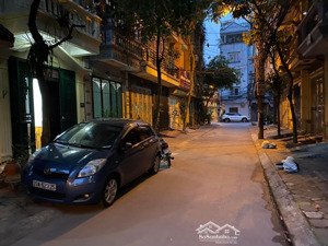 bán nhà nguyễn văn huyên cầu giấy, 51m2, nhỉnh 10 tỷ, ngõ to rộng, ba bước xe 16 chỗ, thuê 25 tr