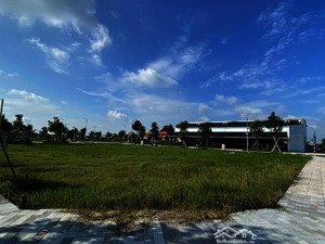 chủ cần tiền bán gấp lô đất sát eco retreat shr, giá 860 triệu, 90m2 dân cư đông đúc: 