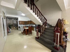 cho thuê nhà 5 p.ngủ khép kín phố văn cao, dt: 80m2 x 5 tầng.