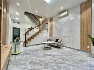 bán gấp nhà trung tâm tp.thuận an giá 1,45 tỷ ở đ.22 tháng 12,p.thuận giao gần vòng xoay an phú.