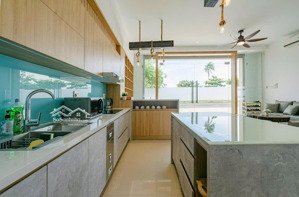 siêu phẩm villa biển 4 tầng 3 mặt tiền, hồ bơi, view mỹ khê, hđ thuê sẵn 50 tr/tháng, giá chỉ 4x tỷ