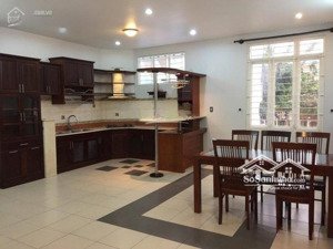 một căn duy nhất khu trung sơn giá rẻ chỉ 15,5 tỷ, dt 100m, 3 lầu, lh em ngay để xem nhà 