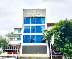 building mt điện biên phủ q3, dt 6m x 25m, kc 7 tầng, hđt 100 tr / tháng còn 5 năm, giá bán 40 tỷ