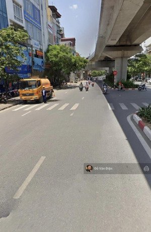 cho thuê nhà mặt phố thái hà . diện tích 83m2 x2 tầng mt8m, vỉa hè 7m, giá thuê 70tr/ tháng