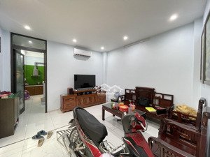 6,9 tỷ có ngay nhà thạch bàn, 40m2, 03 phòng ngủ, gần ô tô tránh