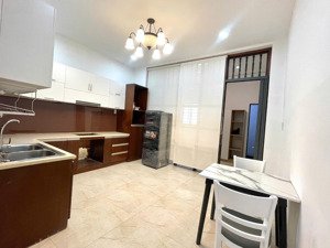cần sang phòng gần đh hutech tiện di chuyển các quận trung tâm