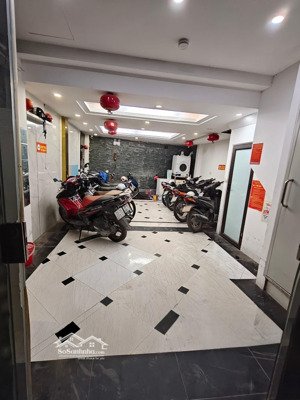 bán toà ccmn 8 phòng. doanh thu 500tr/năm