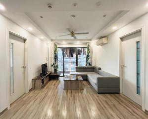 bán gấp căn hộ n01-t2- ngoại giao đoàn , khu vip, dt 110m, 3 ngủ- nhà đẹp ở ngay.