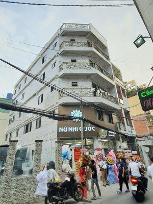 bán gấp nhà đường võ thị sáu quận 3 dt 5.8m x 12m hầm 7 tầng giá 26 tỷ