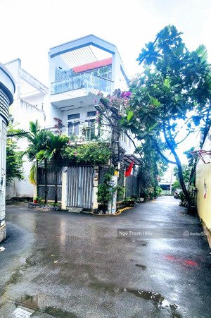 chỉ 4.9tỷ - 65m2 nhà 3 tầng- ngay cc 4s linh đông - thủ đức .