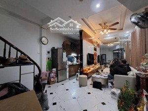 bán nhà siêu phẩm tây hồ cách phố lạc long quân chỉ 1 nhà ô tô đỗ cổng