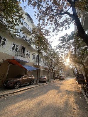 bán 3 căn liền kề đô nghĩa 75m2-100m2 và lô góc kinh doanh dòng tiền cực tốt 40-50tr/th, 