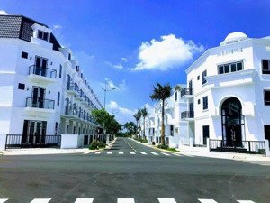 cần bán căn nhà phố ngay hồ cảnh quan