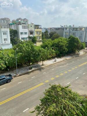 Nhà 3 lầu khu dân cư Nam Long 2phút di chuyển tới the global city