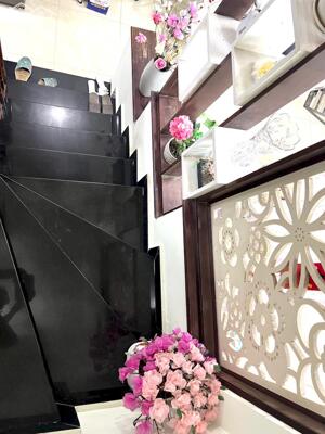 Bán nhà 5 tầng trong ngõ ngõ mễ trì từ Liêm Hà Nội