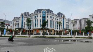 toà buillding vị trí và xây dựng đẹp nhất khu vực - 8 tầng lô góc 3 mặt thoáng - nội thất nhập khẩu