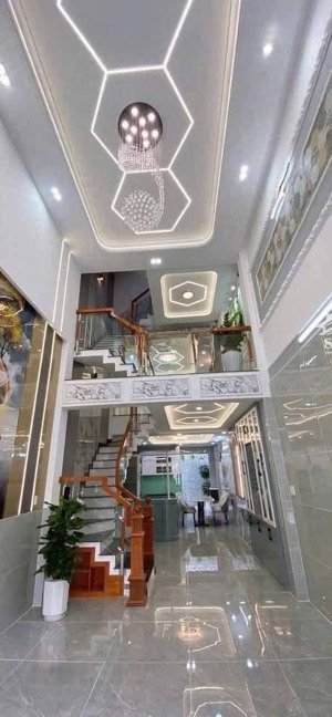 chỉ 7.5 tỷ có ngay nhà 5 tầng hẻm xe hơi - lê văn quới bình tân- 4x21m sổ hồng riêng