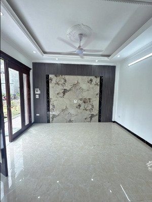 phúc lợi - hà nội - 5 tầng mới tinh, trung tâm phúc lợi sầm uất- tiện ích bạt ngàn