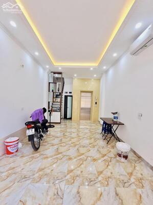 Nhà riêng ngõ 235 Yên Hòa,Trần Kim Xuyến ,Trung Kính dt 35 m2 x 5 t ,mt 4,3 m ngõ sh quay đầu giá 7,6 tỷ