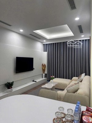 mời thuê căn hộ 2pn 2wc 65m2 đủ đồ view hồ ban công đn toà r1 onsen ecopark .lh ạ