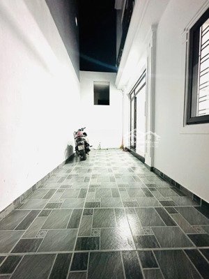 hàng nóng bỏng tay tại phố khúc thừa dụ