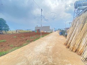 bán đất tt liên nghĩa dt 5x30m tc72m2 giá 1,35 tỷ cách sân bay 7 phút