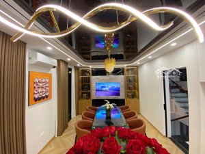 bán nhà trần quang diệu, dt 50m2, 6 tầng thang máy, nội thất tiền tỷ, đẳng cấp, ô tô đỗ ngay nhà