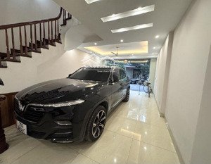 liền kề nguyễn văn lộc: dt: 60m, mt 5m, 5 tầng.
vị trí đẹp, kinh doanh.
nhà đẹp, nội thật cực xịn.