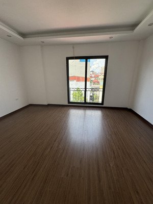 cho thuê nhà số 2 ngõ 23 đỗ quang 70m2 5 tầng, 20tr/th, đường 3 làn ô tô