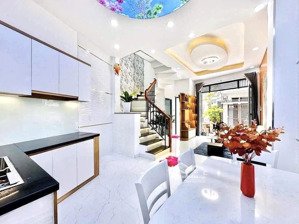 nhà mới full nội thất gần sân bay 2pn 2wc nguyễn tuân p3 gv giá 14 triệu