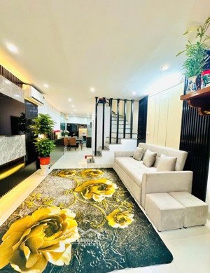 bán nhà ngã tư sở 40m2 ô tô đỗ cửa ngõ thông kinh doanh giá tốt nhất khu vực chỉ 8 tỷ