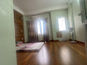 phú diễn dân xây lô góc 57m 4 tầng giá hơn 11 tỷ