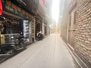 nhà tôn đức thắng, ngõ thông ô tô ,diện tích 30m2, mặt tiền 3,2m, giá 9,3 tỷ