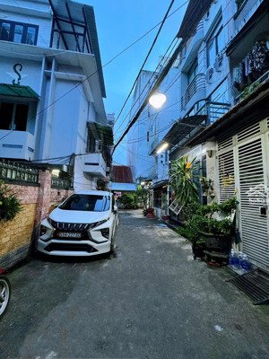 giá đầu tư-hxh khu lê quang định-nguyễn văn đậu p11 bình thạnh.dt:6x17m.cn:102m2.giá:14,7tỷ.nở hậu.