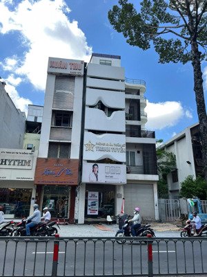 bán nhà mt thương hiệu nguyễn trãi, quận 1, 4.5x20m, hầm + 7 tầng - hđt: 5000usd, giá 39 tỷ