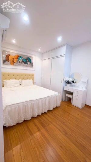 Chính chủ Bán Căn hộ 2pn 76m2 Tầng cao Ban công dài View Biển trung tâm Du lịch Bãi Cháy, Hạ Long.