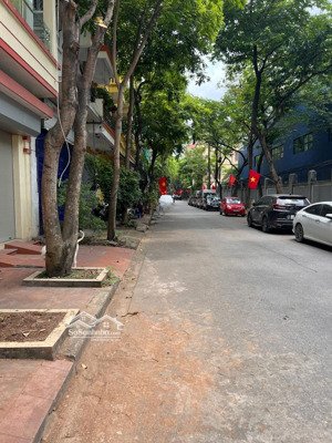 bán nhà siêu hiếm kđt đại kim - hoàng mai - phân lô - ô tô tránh. dt 68m2 x 5 tầng. giá 17.9 tỷ