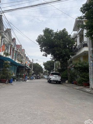 nhà trệt lầu giá rẻ gần ngã ba ông xã, chợ đoàn thị kia dĩ an