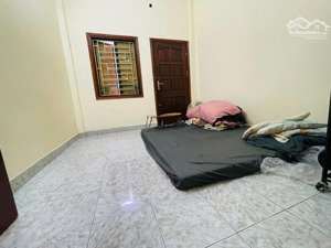 bán nhà nguyễn khánh toàn cầu giấy dt43m2 4t giá: 9.7 tỷ gần trường chợ tiện ích xung quanh