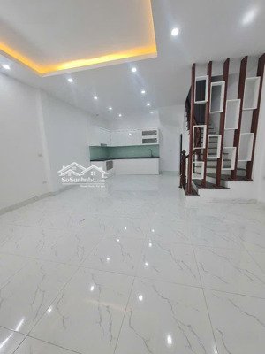 bán nhà gần 50m2 cực đẹp ngõ 38 xuân la, giá chỉ hơn 9 tỷ