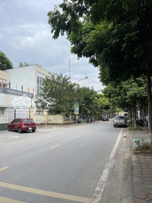 chĩnh chủ bán đất ngõ 195 phúc lợi, 32m2 mặt tiền 3.6m, 15m ra đường ô tô tránh dừng đỗ như ảnh